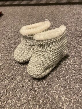 GAP Cream Knit Baby Booties with Faux Fur Cuff